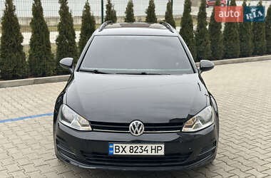 Універсал Volkswagen Golf 2014 в Чернівцях