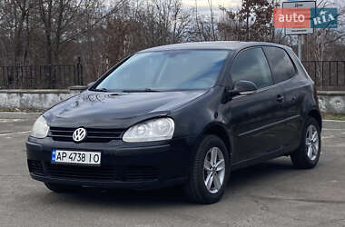 Хетчбек Volkswagen Golf 2005 в Києві