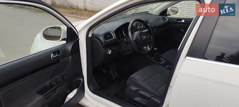 Универсал Volkswagen Golf 2010 в Киеве