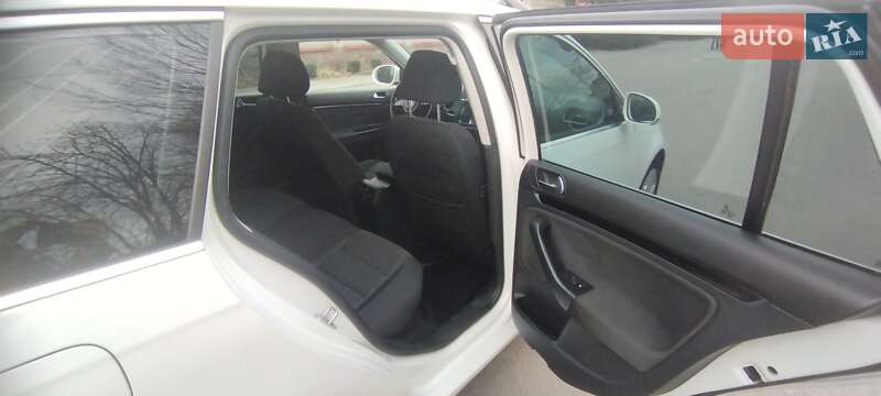 Универсал Volkswagen Golf 2010 в Киеве