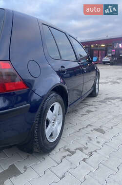 Хэтчбек Volkswagen Golf 2002 в Львове