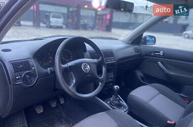 Хэтчбек Volkswagen Golf 2002 в Львове