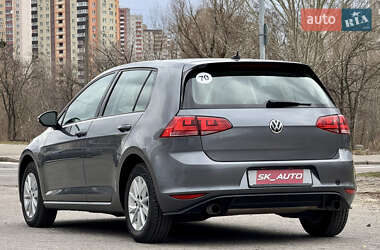 Хетчбек Volkswagen Golf 2015 в Києві