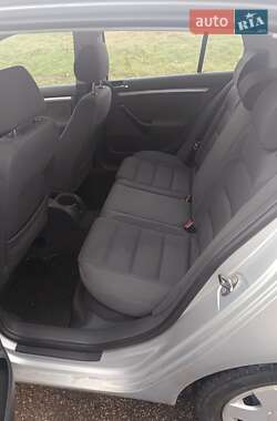 Хетчбек Volkswagen Golf 2004 в 