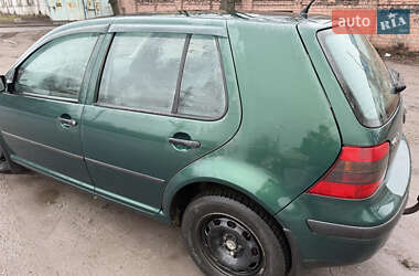 Хетчбек Volkswagen Golf 2002 в Запоріжжі