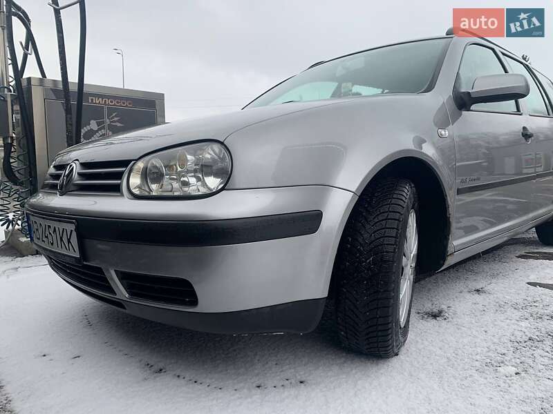 Универсал Volkswagen Golf 2002 в Виннице