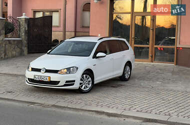 Универсал Volkswagen Golf 2013 в Сваляве