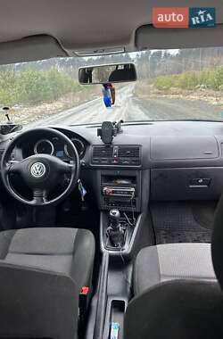 Универсал Volkswagen Golf 2004 в Дубно