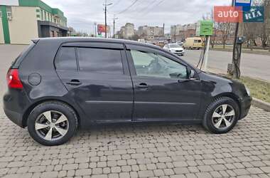 Хетчбек Volkswagen Golf 2004 в Хмельницькому