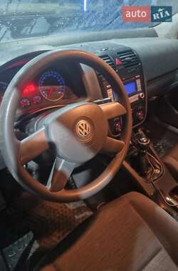 Хетчбек Volkswagen Golf 2004 в Тячеві