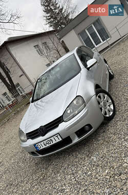 Хетчбек Volkswagen Golf 2004 в Надвірній