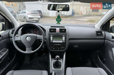 Хетчбек Volkswagen Golf 2008 в Рівному