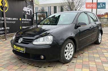 Хэтчбек Volkswagen Golf 2004 в 