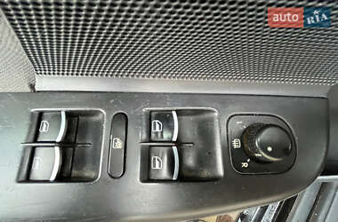 Хэтчбек Volkswagen Golf 2004 в 