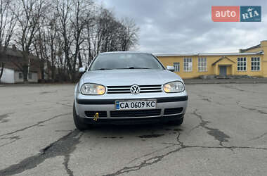 Хетчбек Volkswagen Golf 2000 в Шполі