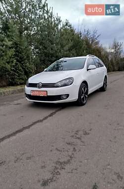 Универсал Volkswagen Golf 2010 в Ровно