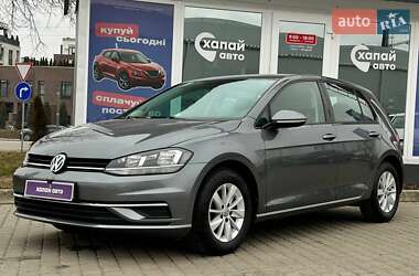 Хетчбек Volkswagen Golf 2019 в 