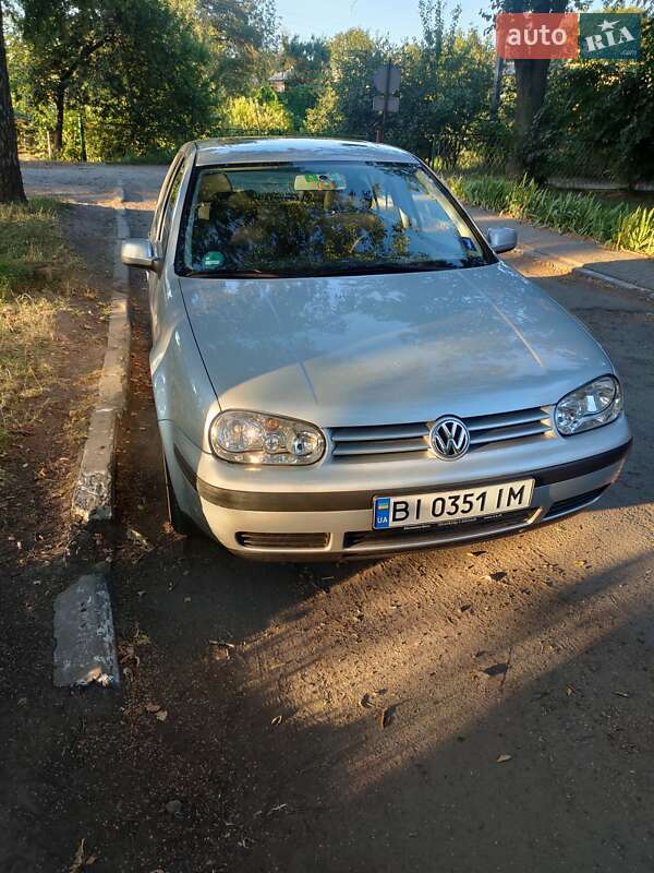 Хетчбек Volkswagen Golf 2000 в Лубнах