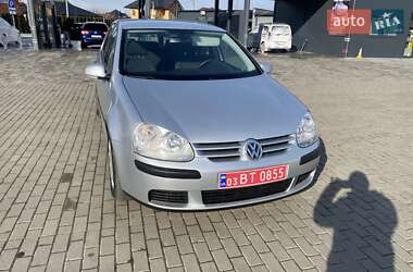 Хетчбек Volkswagen Golf 2005 в Луцьку