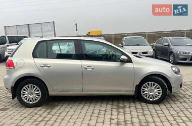 Хетчбек Volkswagen Golf 2010 в 