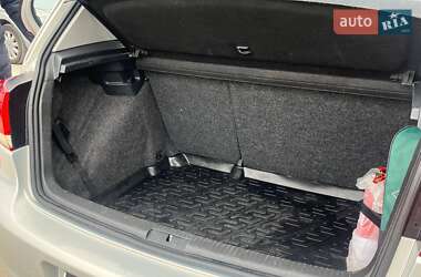 Хетчбек Volkswagen Golf 2010 в 