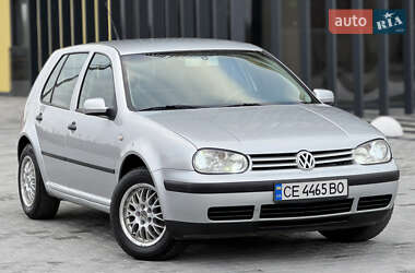 Хетчбек Volkswagen Golf 2002 в Чернівцях