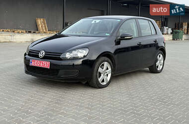 Хетчбек Volkswagen Golf 2010 в Житомирі