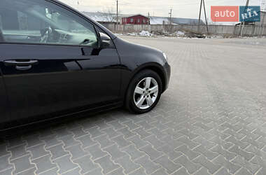 Хетчбек Volkswagen Golf 2010 в Житомирі