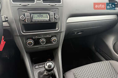 Хетчбек Volkswagen Golf 2010 в Житомирі