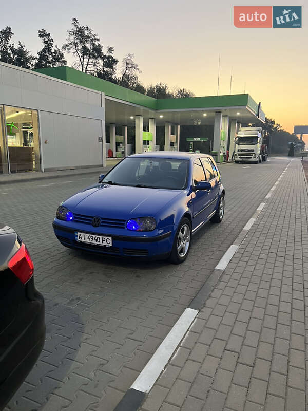 Хетчбек Volkswagen Golf 2000 в Переяславі