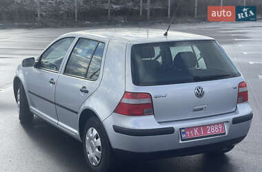 Хетчбек Volkswagen Golf 2003 в Вінниці