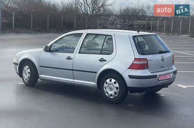 Хетчбек Volkswagen Golf 2003 в Вінниці