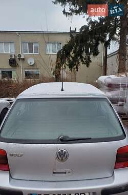 Хетчбек Volkswagen Golf 2002 в Черкасах