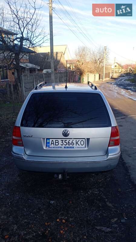 Універсал Volkswagen Golf 2003 в Вінниці