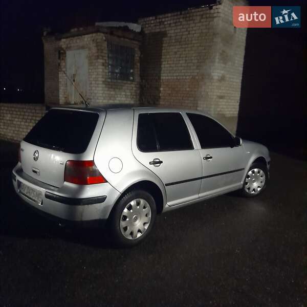 Хэтчбек Volkswagen Golf 2001 в Змиеве фото 5 Хэтчбек Volkswagen Golf 2001 в Змиеве