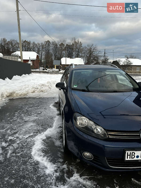 Универсал Volkswagen Golf 2011 в Долине