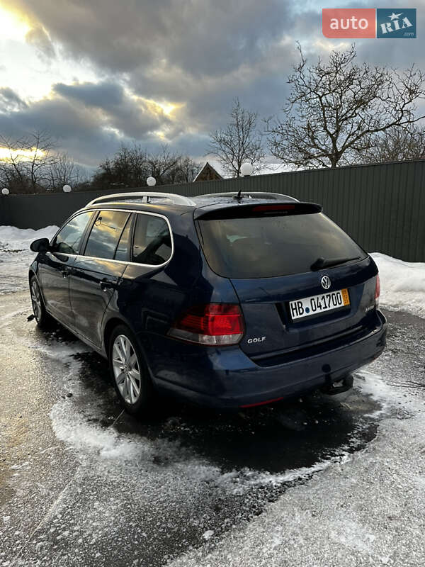 Универсал Volkswagen Golf 2011 в Долине