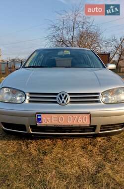 Хэтчбек Volkswagen Golf 2003 в Владимире