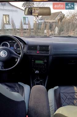 Хэтчбек Volkswagen Golf 2003 в Владимире