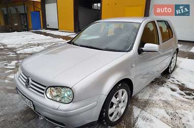 Хетчбек Volkswagen Golf 2003 в Черкасах