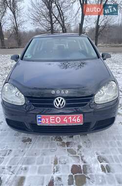 Хэтчбек Volkswagen Golf 2005 в Хороле