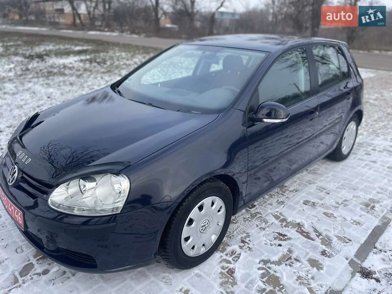 Хэтчбек Volkswagen Golf 2005 в Хороле