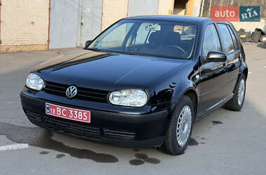 Хетчбек Volkswagen Golf 2003 в Рівному