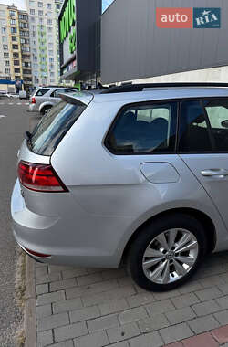 Универсал Volkswagen Golf 2016 в 