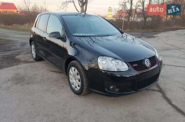 Хэтчбек Volkswagen Golf 2005 в Виноградове