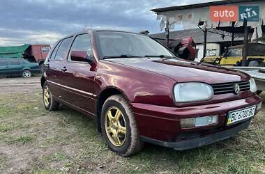 Хэтчбек Volkswagen Golf 1997 в Жвирке