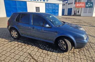 Хэтчбек Volkswagen Golf 2003 в Черновцах