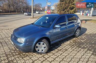 Хэтчбек Volkswagen Golf 2003 в Черновцах