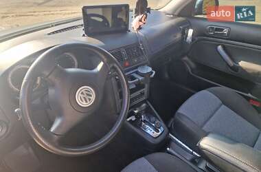 Хэтчбек Volkswagen Golf 2003 в Черновцах