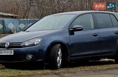 Хэтчбек Volkswagen Golf 2011 в 